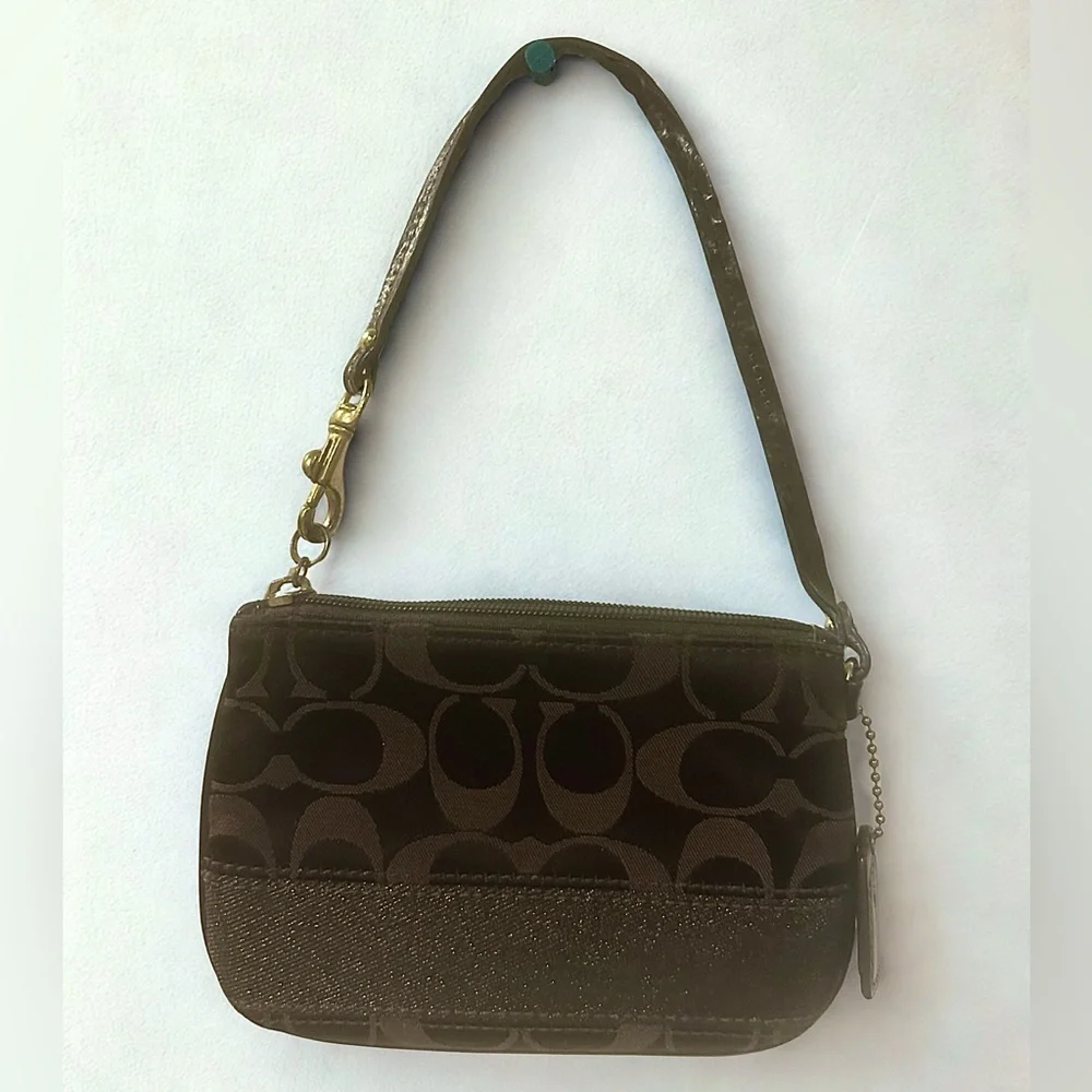 Coach Signature C Wristlet | Dark Brown | Classic Monogram